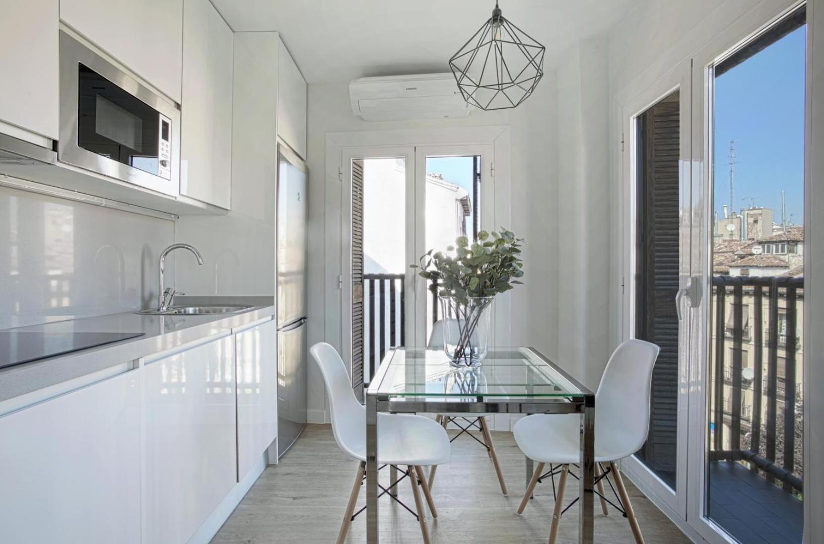 Genteel Home Cava Baja Madrid Eksteriør billede