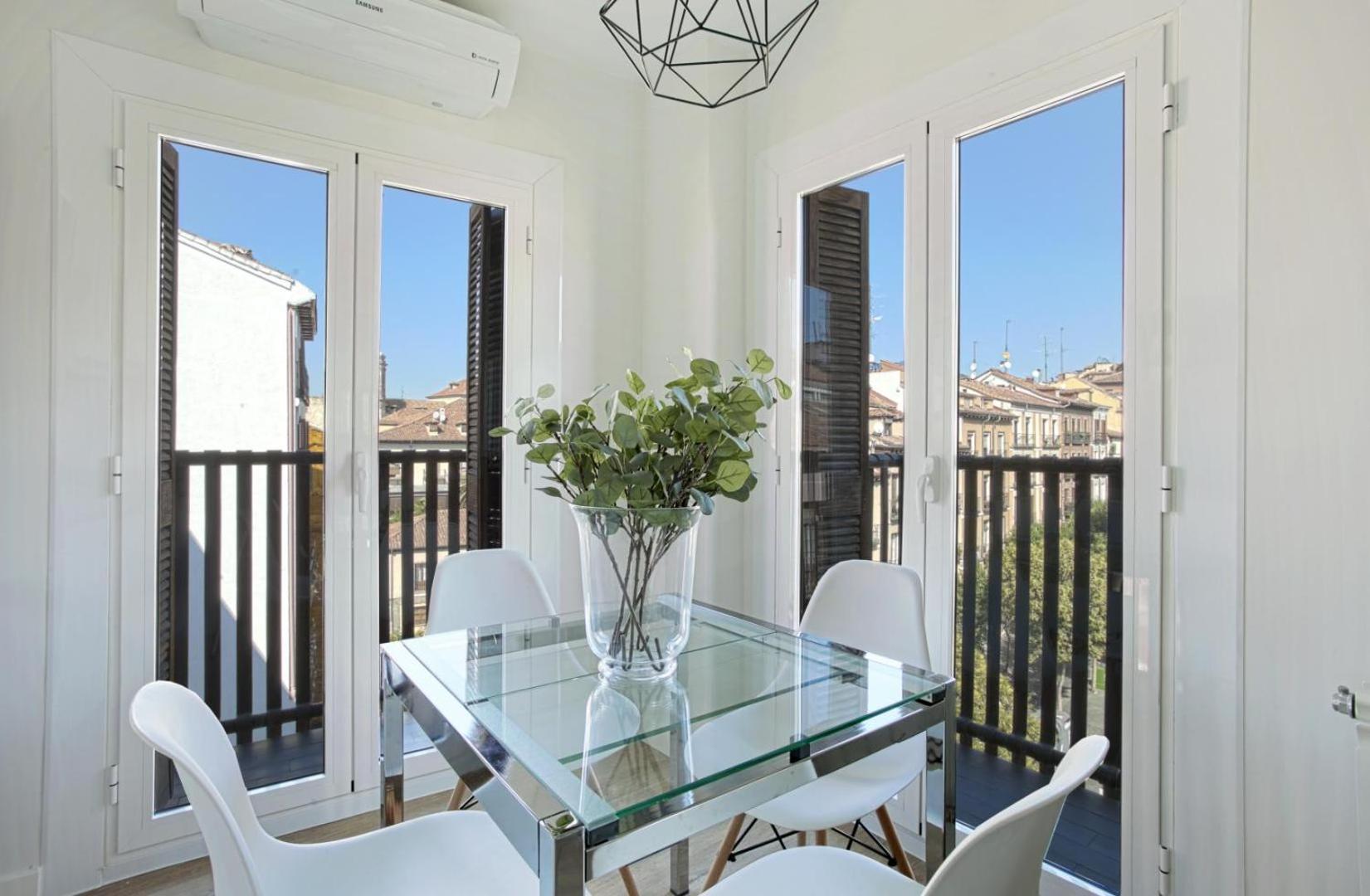 Genteel Home Cava Baja Madrid Eksteriør billede